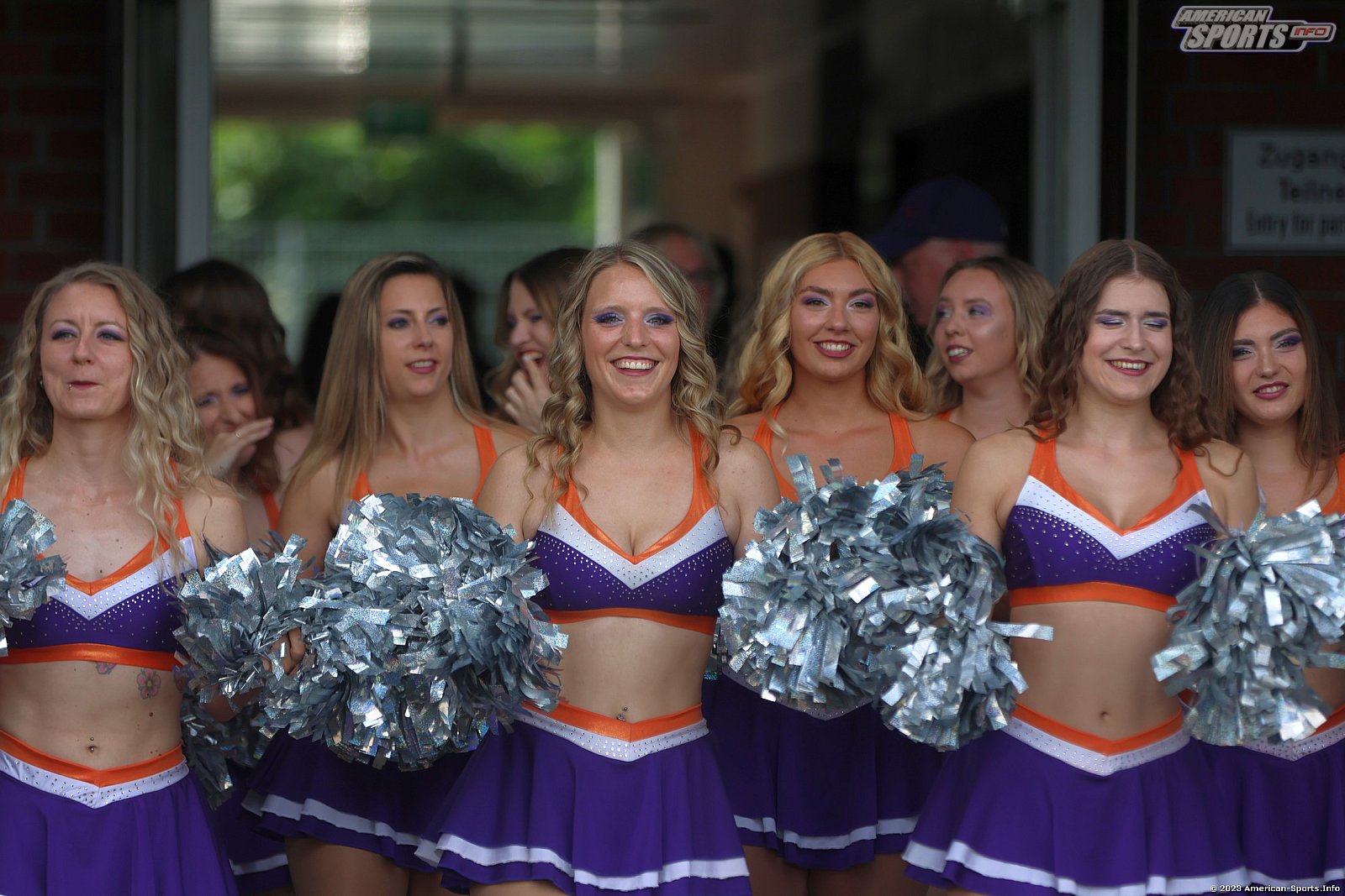 Die Cheerleader beim Spiel Frankfurt Universe vs Bad Homburg Sentinels am 26.08.2023