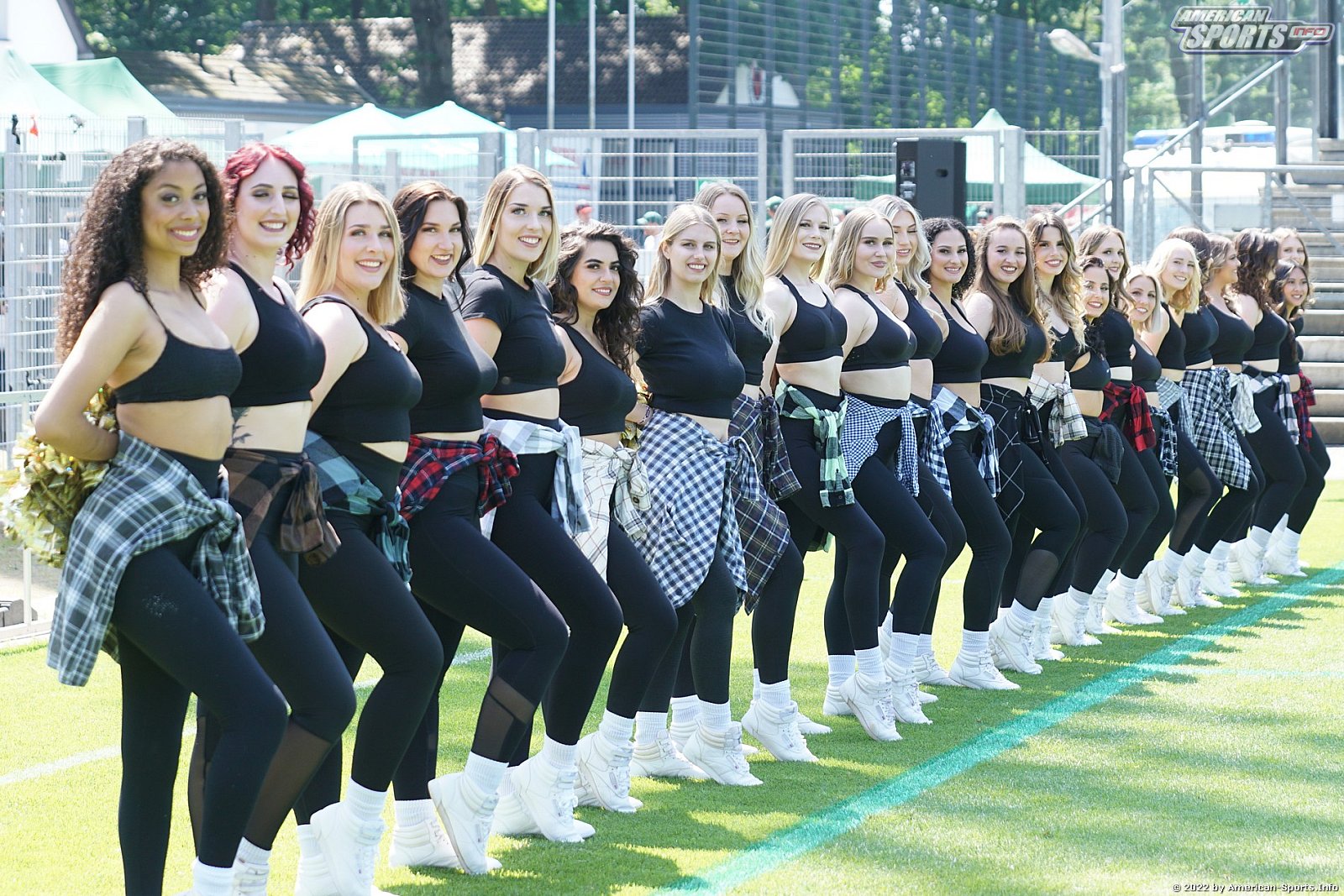 Die Cologne Cheerdance Cheerleader beim Heimspiel gegen die Düsseldorf Panther am 22.05.2022