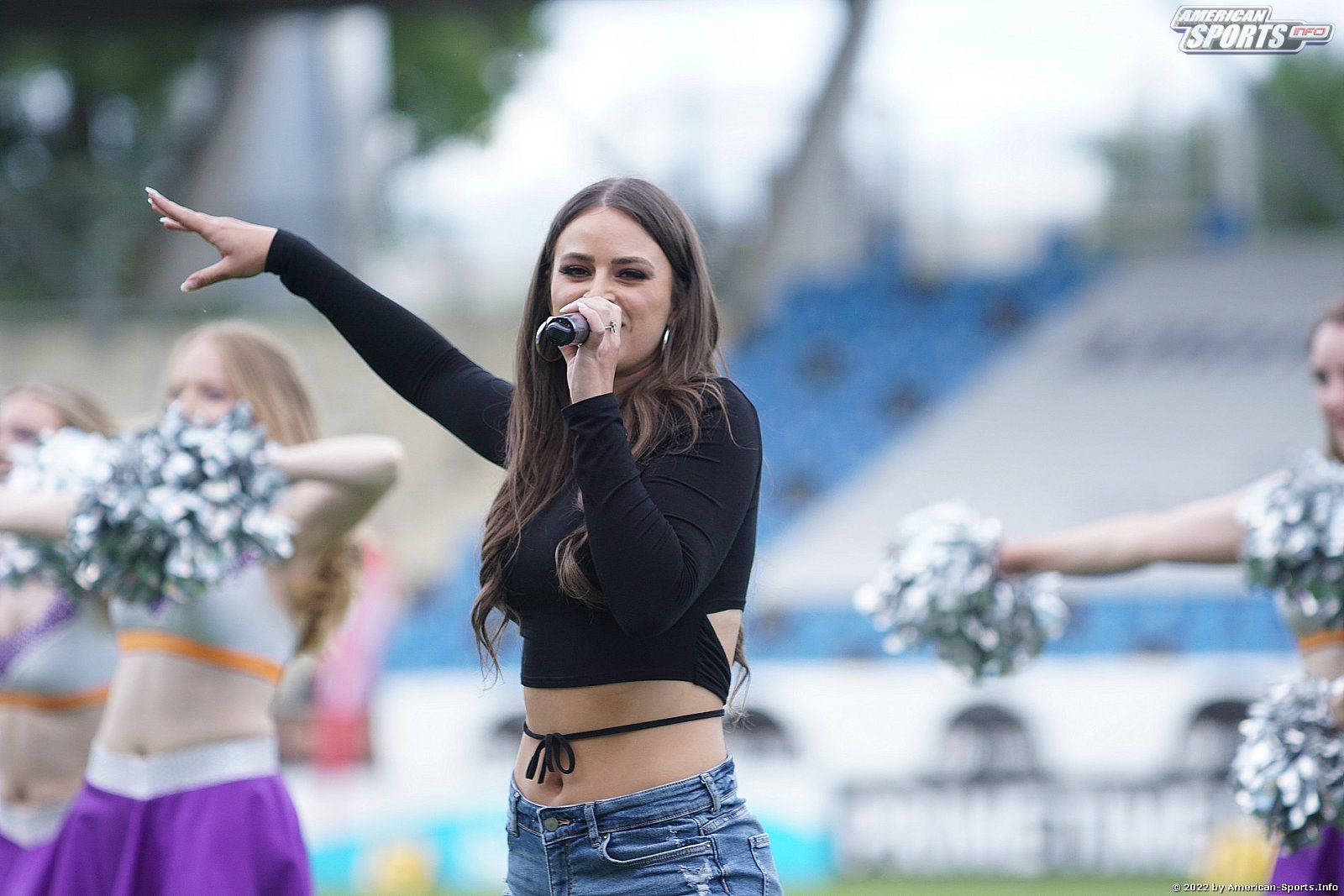 Die Frankfurt Universe Cheerleader beim Heimspiel gegen die Ravensburg Razorbacks am 21.05.2022